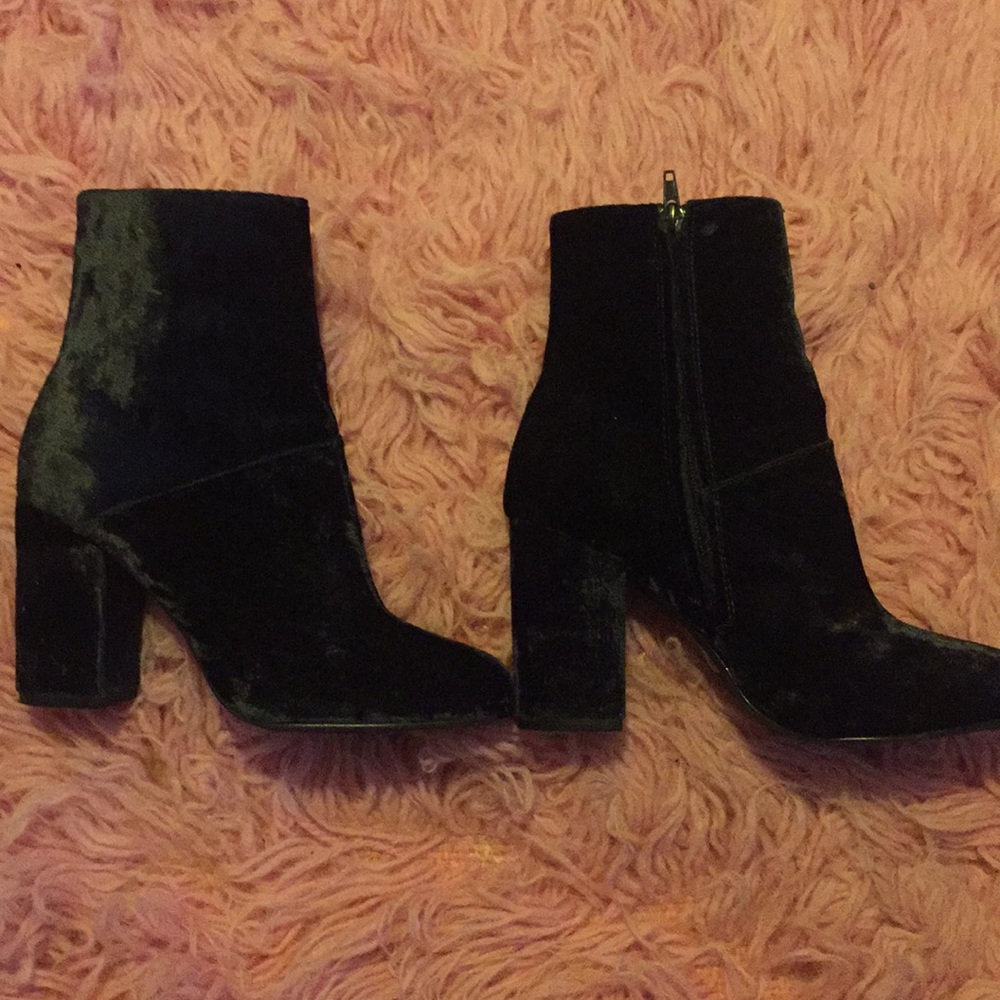 Velvet boots